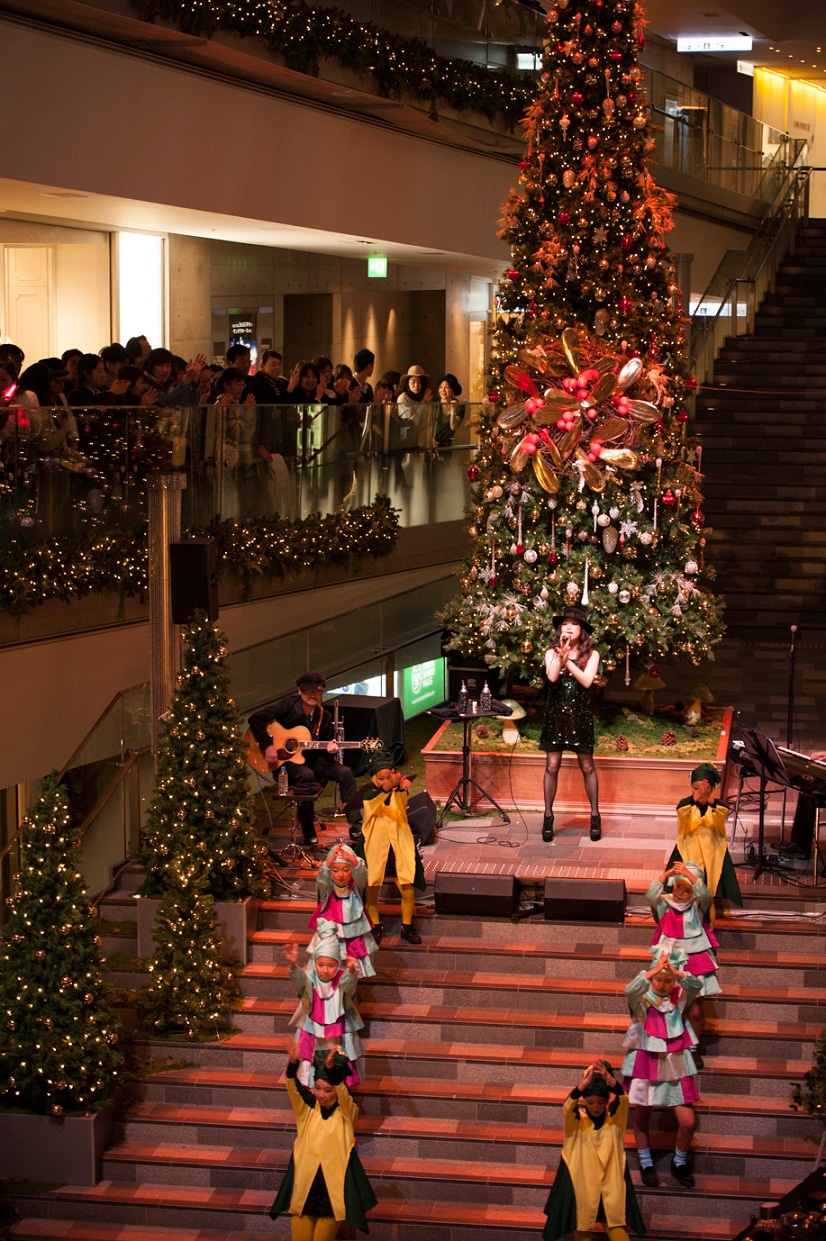 JUJUのクリスマスライブの様子。（Photo by Kayoko Yamamoto）