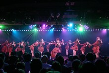 12月8日にAKB48劇場にて行われたライブイベント「AKB48劇場10周年特別記念公演」の様子。(c)AKS