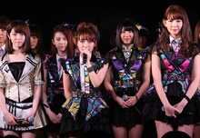 12月8日にAKB48劇場にて行われたライブイベント「AKB48劇場10周年特別記念公演」の様子。(c)AKS