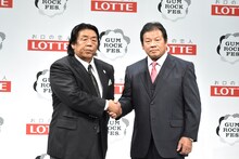 左から長州力、藤波辰爾。