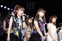 12月8日にAKB48劇場にて行われたライブイベント「AKB48劇場10周年特別記念公演」の様子。(c)AKS