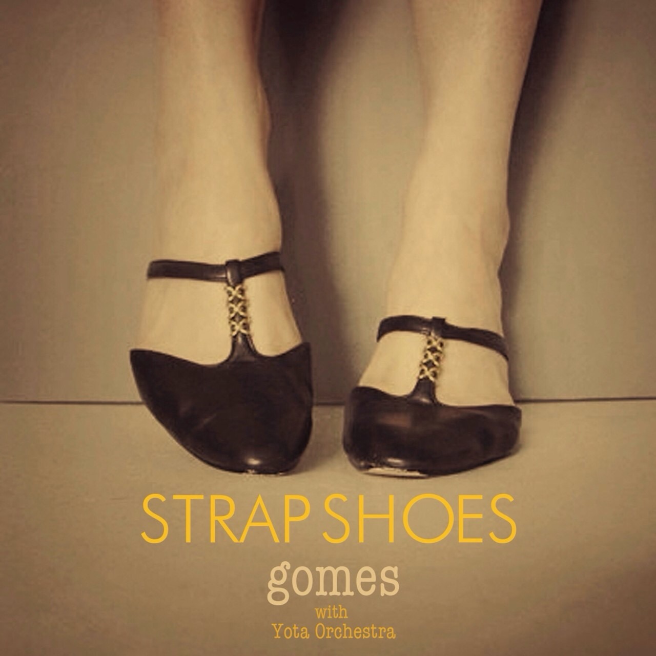 gomes「ストラップシューズ」ジャケット