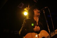 「little voice presents 黒猫といく類まれなツアー」の様子。（写真提供：ソニー・ミュージックレコーズ）