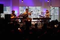 12月6日に東京・STUDIO38で行われたアコースティックライブ「[Chapter#8]」の様子。（Photo by Hajime Kamiiisaka）