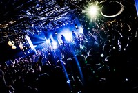 LAMP IN TERREN「THE FIRST ONE MAN TOUR "BLUESYARD ～landing probe tour 2015～"」東京・渋谷CLUB QUATTRO公演の様子。 （撮影：浜野カズシ）