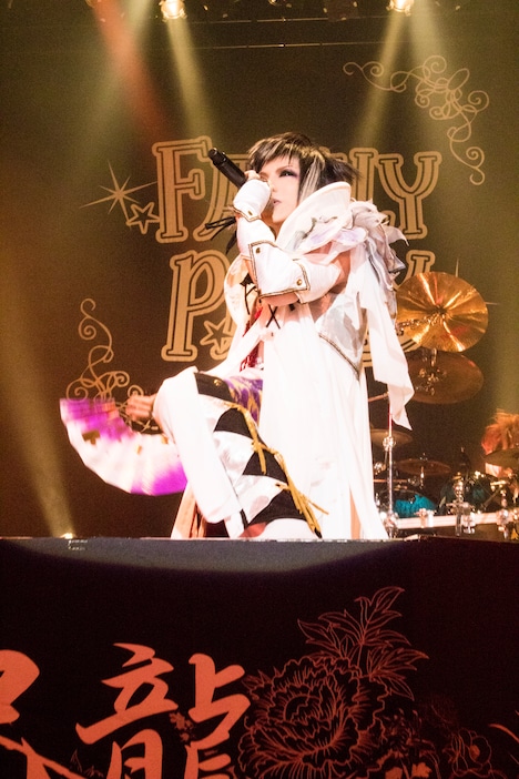 黒崎眞弥（Vo / 己龍）（写真提供：B.P.RECORDS）