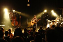 Predawnのライブの様子。（Photo by Tetsuya Yamakawa）