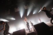 「ORANGE RANGE LIVE TOUR 015 ~TEN~」の東京・中野サンプラザホール公演の様子。(撮影:平野タカシ)