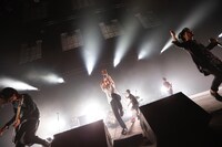「ORANGE RANGE LIVE TOUR 015 ～TEN～」の東京・中野サンプラザホール公演の様子。（撮影：平野タカシ）