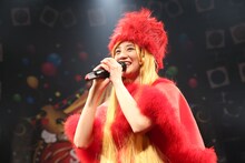 “ほのテル”に扮した秋本帆華。（Photo by HIROKAZU）