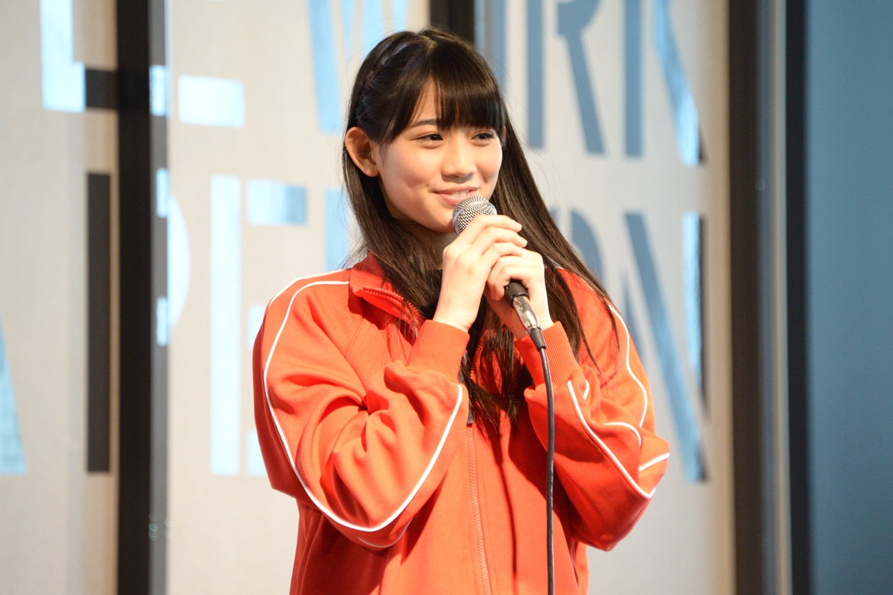 秋本帆華