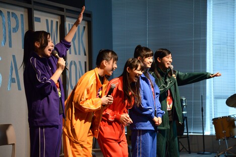 チームしゃちほこ「さきどりクリスマスパーティー！」の様子。