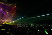 内田彩「Blooming! -咲き誇れみんな-」アンコールの様子。（撮影：草刈雅之）