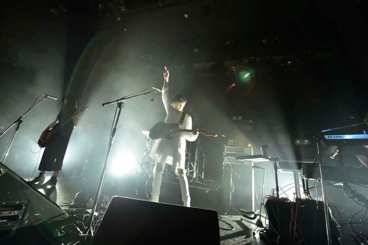 真空ホロウ、感謝に満ちた新体制初ワンマン「いつかお返しできたら」