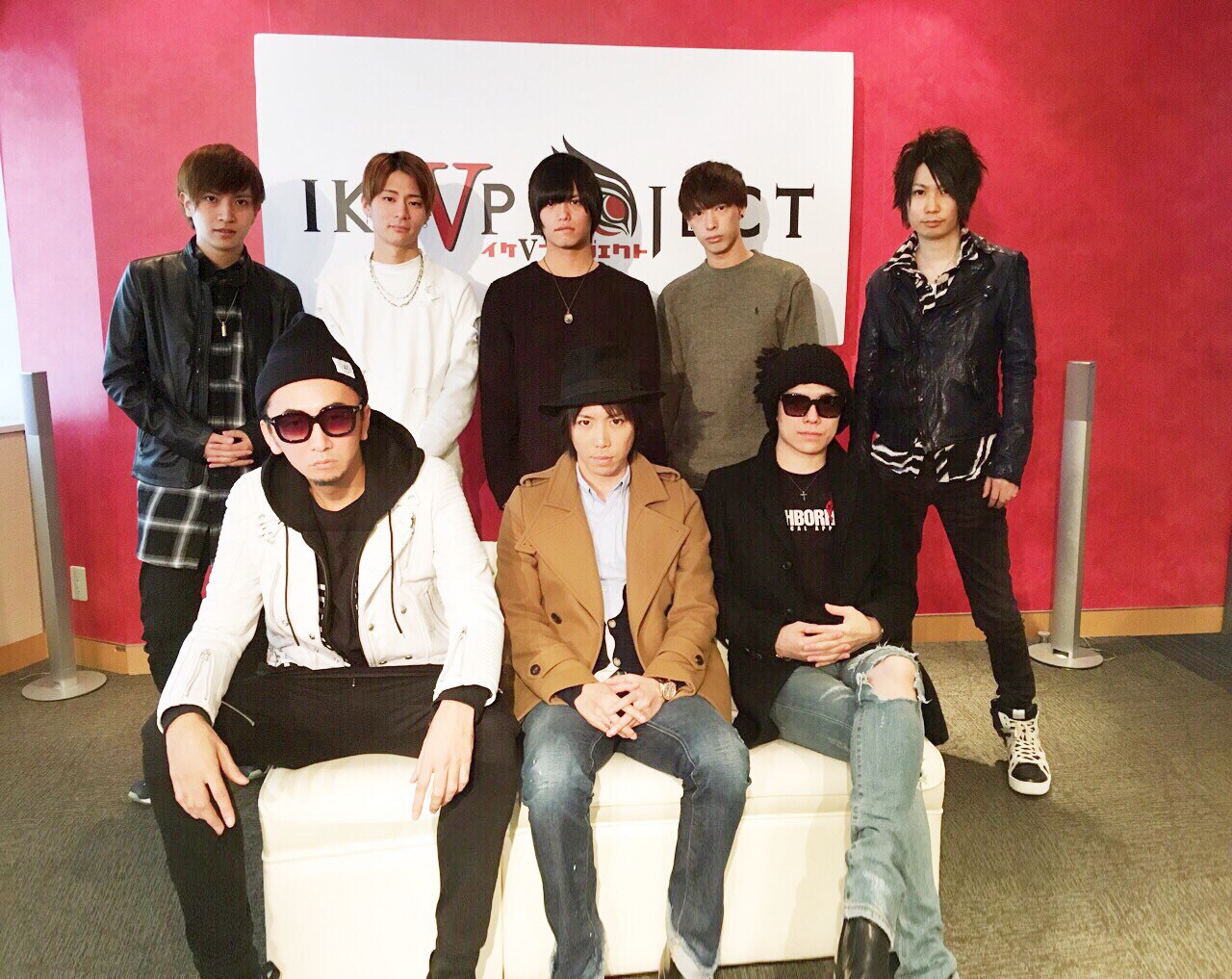 後列左から合格者のKEN10、nao10、Rio、KEIN、Spica。