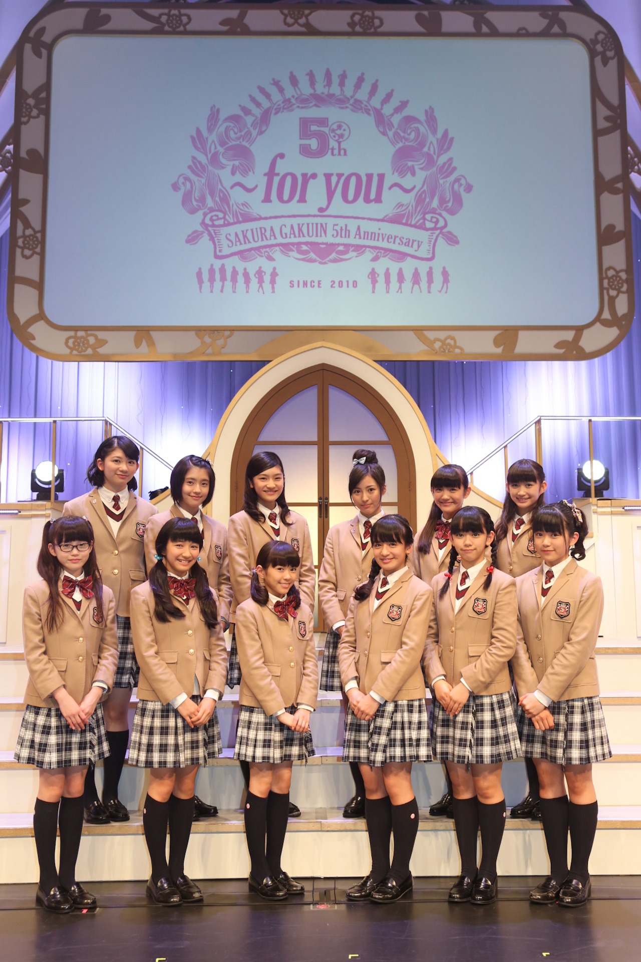 さくら学院（写真提供：アミューズ）
