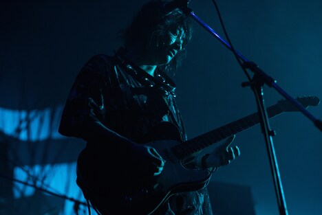 稲村太佑（Vo, G）（Photo by AZUMA Tatsuya）