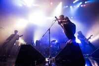 アルカラ「ばーばばばぁつあー」東京・新木場STUDIO COAST公演の様子。（Photo by AZUMA Tatsuya）