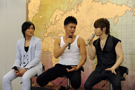 出演者同士の苦労話で盛り上がる佐野岳、武井壮、西川貴教。