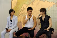 T M R 西川が White Breath 吐きながら極寒サバイバル News増田は象の糞絞り 音楽ナタリー