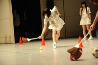 ミニゲームに挑戦する夢眠ねむ。