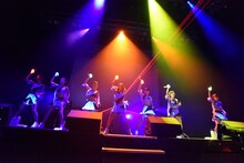 「アップアップガールズ（仮）ライブハウスツアー2015 ハイスパート RAVE FESTIVAL～Zepp Tokyo決戦～」の様子。