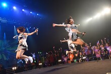「アップアップガールズ（仮）ライブハウスツアー2015 ハイスパート RAVE FESTIVAL～Zepp Tokyo決戦～」の様子。