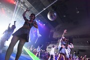 「アップアップガールズ(仮)ライブハウスツアー2015 ハイスパート RAVE FESTIVAL~Zepp Tokyo決戦~」の様子。