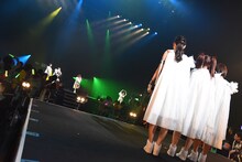 「アップアップガールズ（仮）ライブハウスツアー2015 ハイスパート RAVE FESTIVAL～Zepp Tokyo決戦～」の様子。