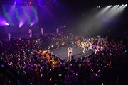 「アップアップガールズ(仮)ライブハウスツアー2015 ハイスパート RAVE FESTIVAL~Zepp Tokyo決戦~」の様子。