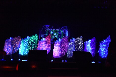 「アップアップガールズ(仮)ライブハウスツアー2015 ハイスパート RAVE FESTIVAL~Zepp Tokyo決戦~」の様子。