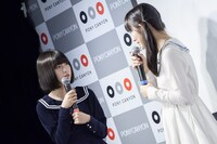 トーク中の吉田凜音と蒼波純。（Photo by Masayo）