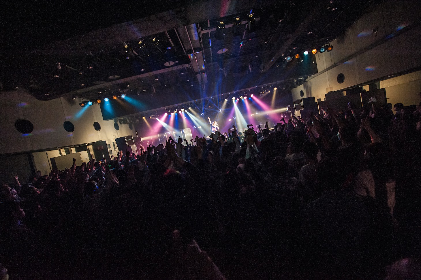 「安田レイ TOUR 2015 "WILL" ～Tweedia～」東京・ラフォーレミュージアム原宿公演の様子。（Photo by Satoshi Hata）