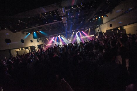 「安田レイ TOUR 2015 "WILL" ~Tweedia~」東京・ラフォーレミュージアム原宿公演の様子。(Photo by Satoshi Hata)