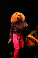 EMI MARIA （Photo by Rina Kihara）