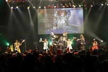 Gacharic Spinのライブの様子。（写真提供：HEADWAX ORGANIZATION CO., LTD.）