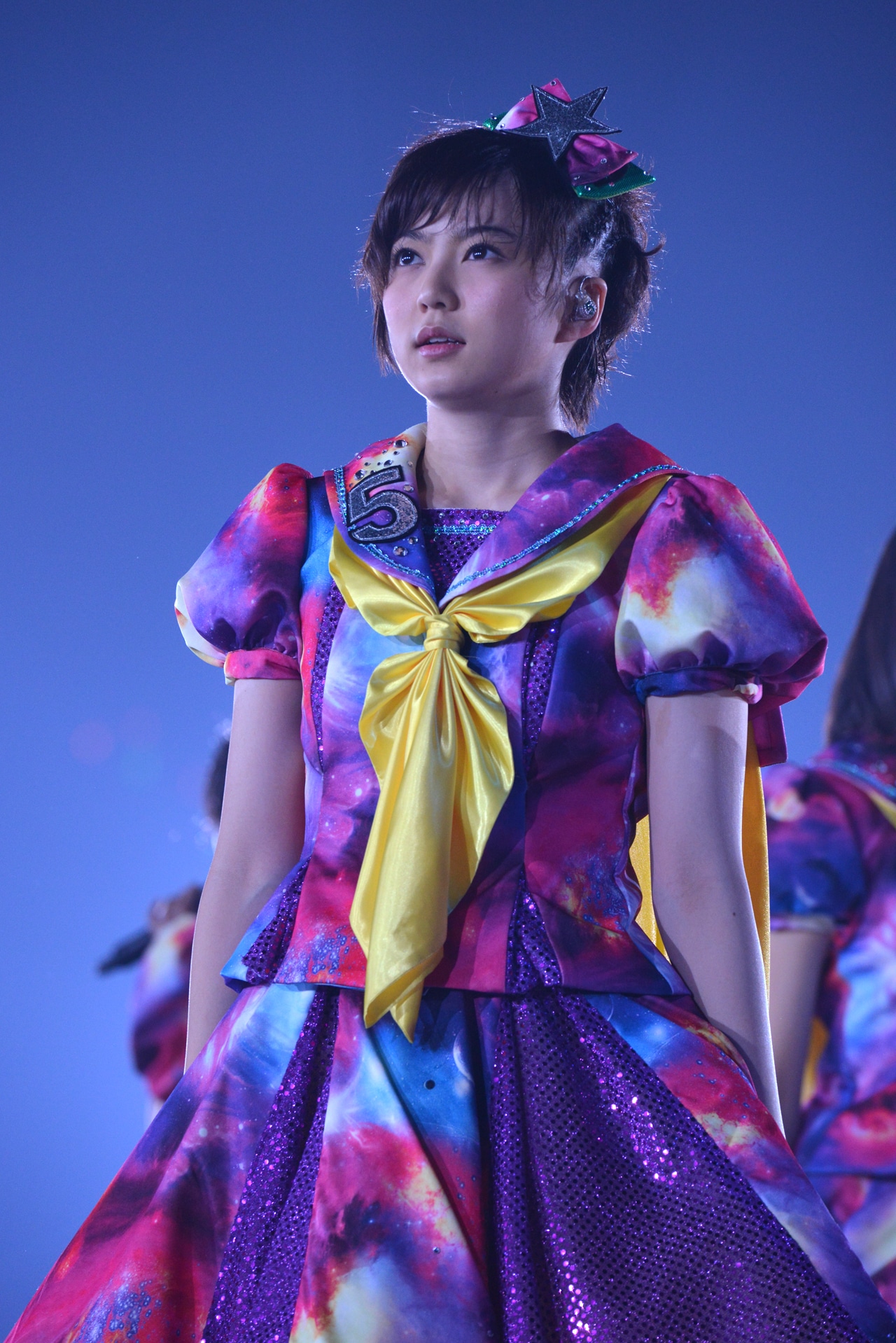 安本彩花