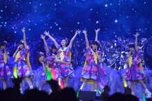 「私立恵比寿中学 年忘れ大学芸会2015『エビ中のオールアトラクスター』」の様子。