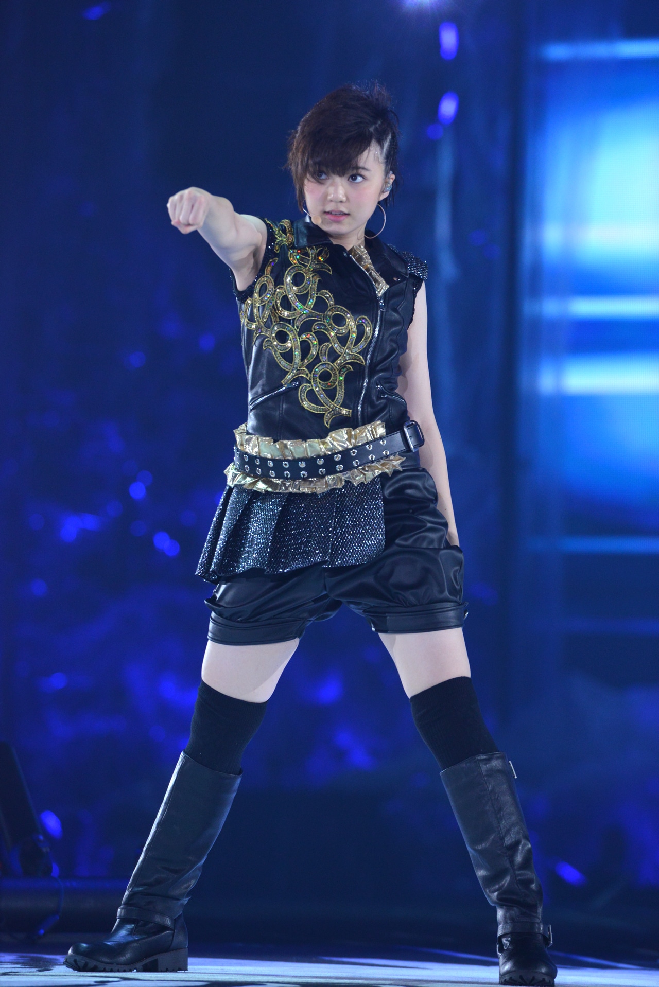 安本彩花