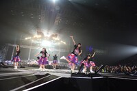 「私立恵比寿中学 年忘れ大学芸会2015『エビ中のオールアトラクスター』」アンコールの様子。