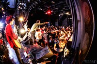 「EVERLONG "シグナルE.P" & POT "MISH MASH" リリース記念！EVERLONG&POT MV撮影&宇宙最速試聴会2MAN LIVE!!」アンコールの様子。（撮影：ひらりい）