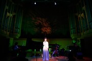 「安倍なつみ Gloria Chapel Concert～Shiny Night!～」の様子。（写真提供：アップフロント）