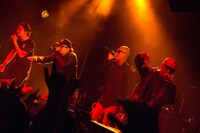 RHYMESTERとラッパ我リヤによる「リスペクト」の様子。 （Photo by YOHEI OGASAWARA）