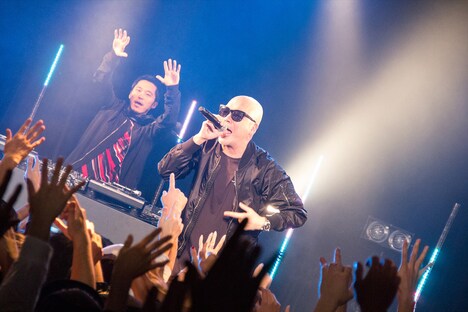 左からDJ JIN、宇多丸。 （Photo by YOHEI OGASAWARA）