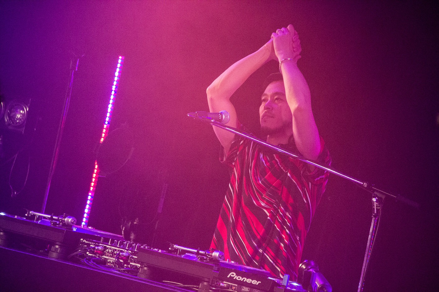 DJ JIN （Photo by YOHEI OGASAWARA）