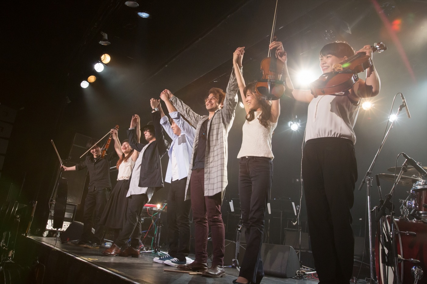 「fox capture plan LIKE A BUTTERFLY TOUR」LIQUIDROOM公演フィナーレの様子。 （撮影：関口佳代）