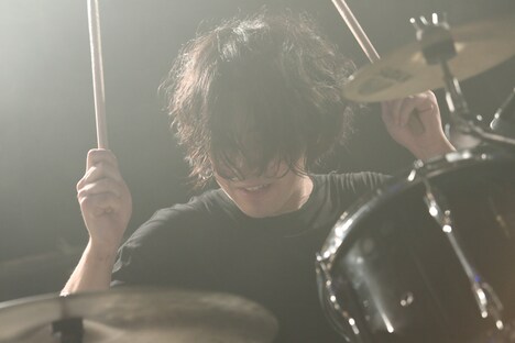 剛（Dr）（撮影：柴田恵理）