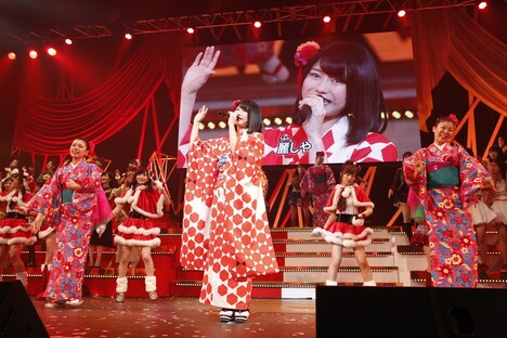 横山由依 (c)AKS