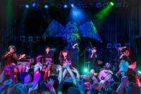 NECRONOMIDOL 3rdワンマンライブ「TENEBRAE INVICTUS」の様子。（撮影：大橋祐希）