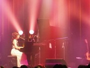 岡本真夜のライブの様子。（写真提供：ドリーミュージック）